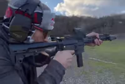 Toprak Razgatlioglu beim Schießtraining