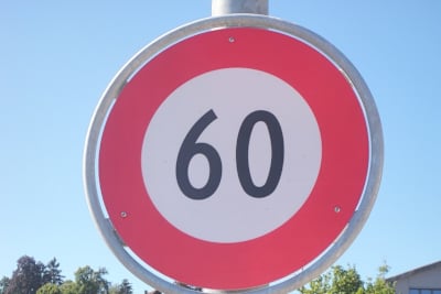 Obrigkeitlich verordnete Schleicherei: 60 km/h auf den Bergstrassen der Dolomiten, teilweise nur für Motorräder