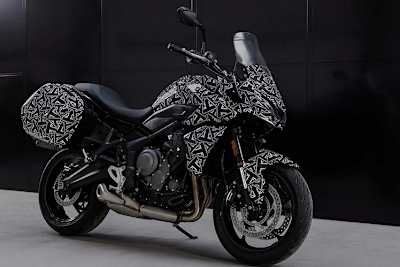 Offizielle Bilder der Triumph Tiger Sport 660: Der Tarnlook verbirgt nicht mehr viel