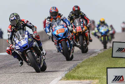 Jake Gagne, Bobby Fong und Mathew Scholtz kämpften beim Saisonauftakt um jeden Preis