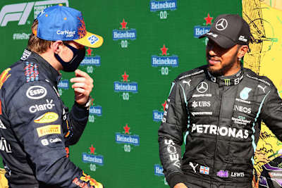 Max Verstappen und Lewis Hamilton