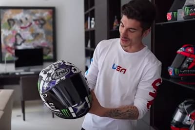Maverick Viñales stellt seinen neuen Arai-Helm vor