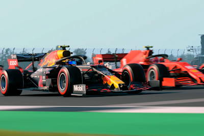 Alex Albon im Zweikampf mit Callum Ilott