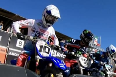 Calvin Vlaanderen (#10) startet in Riola Sardo von der Pole Position in die Wertungsläufe