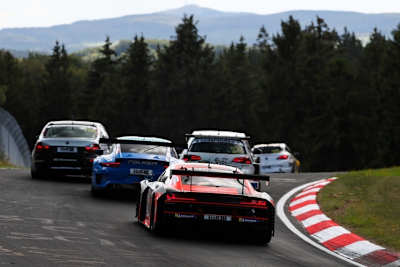 Fahrzeuge verschiedener Klassen auf der Nordschleife: Das macht die NLS so interessant