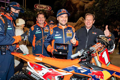 Titelverteidiger Cooper Webb startete in die Saison mit dem 'redplate'