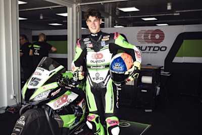 Oliver König in der Lederkombi von Loris Cresson