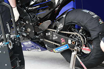 Bei Yamaha wird fieberhaft an einer Lösung des Motorprobleme gearbeitet