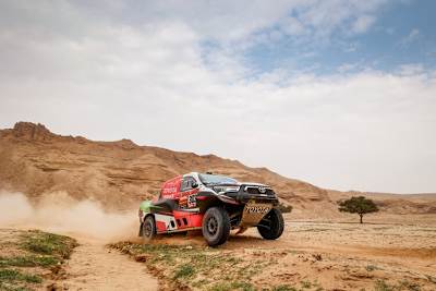 Zweiter Etappensieg für Dirk von Zitzewitz und seinen Fahrer Yazeed Al Rajhi