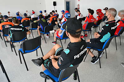 Auch die MotoGP-Fahrer wurden heute belehrt