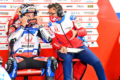 Johann Zarco mit Crew-Chief Marco Rigamonti