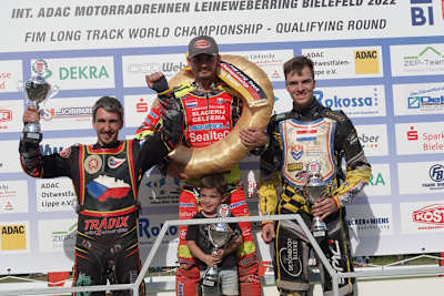 Podest in Bielefeld: Romano Hummel gewann vor Martin Malek (links) und Mika Meijer (r.)