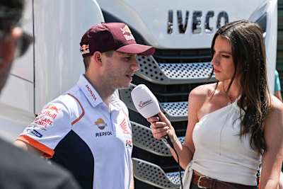 Stefan Bradl mit ServusTV-Kollegin Alina Marzi
