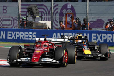 Charles Leclerc vor Max Verstappen