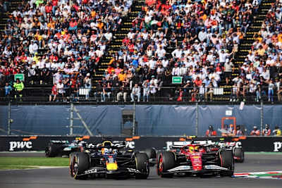 Max Verstappen gegen Lewis Hamilton