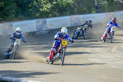 Das Team Großbritannien (hier 17 Wajtknecht und 18 Appleton im Bild) holte sich den Titel vor den Niederländern (hier Meijerink und Meijer)