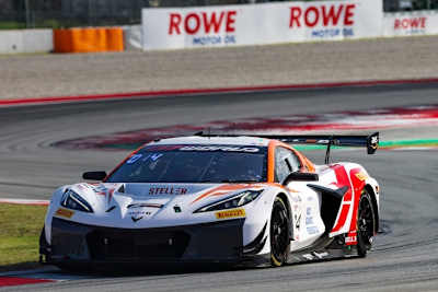 Im Corvette-Team Steller Motorsport laufen die Vorbereitungen auf die 2026er GT World Challenge-Saison mit Hochdruck - GT-Star Dennis Lind wird die Z06 GT3.R in Barcelona testen