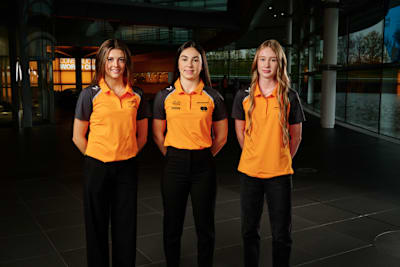 Ella Stevens, Ella Lloyd und Ella Häkkinen (v.l.)