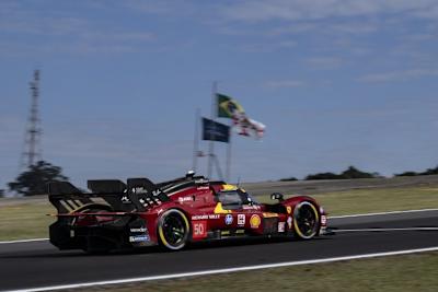 Den Werks-Ferrari 499P fährt Lilou Wadoux