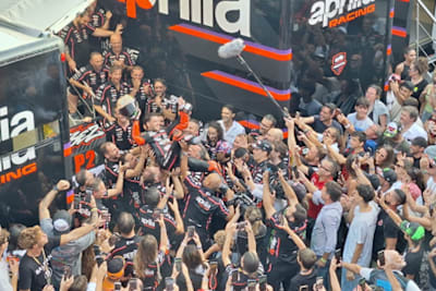 Grande Marco: Bezzecchi wurde wie ein Weltmeister gefeiert