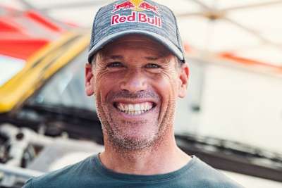 Lässt sich nicht unterkriegen: Matthieu Baumel nach schwerem Verkehrsunfall wieder im Beifahrersitz des X-raid-Mini