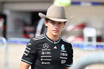 Kimi Antonelli in Austin mit einem texanischen Cowboy-Hut