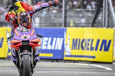 Le Mans 2024: Jorge Martin zertrümmerte im Jubel wieder einmal die WRS-Scheibe