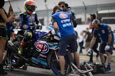 Yamaha stellt die Crews der Werkspiloten um