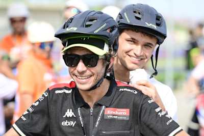 Valentino Rossi chauffierte Lando Norris in Misano um die Strecke
