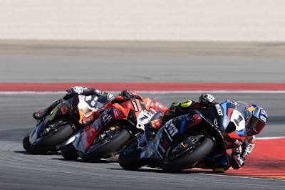 Das Spitzentrio lag rundenlang eng beieinander