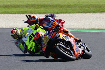 Pol Espargaro vor Di Giannantonio (Ducati) und Marini (Honda)