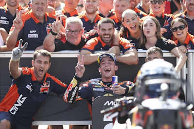 Mit Teamwork landete KTM während der Übersee-Tournee immer auf dem MotoGP-Podest