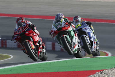 Pecco Bagnaia wurde in der letzten Kurve von Zarco und Aldeguer überrumpelt