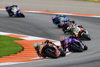 Brad Binder (8.): Von Startplatz 15 ging es wieder in die Punkteränge