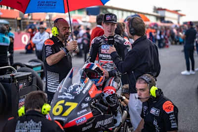 Casey O'Gorman vor seinem ersten Rennen auf der Moto3-KTM der Intact-GP-Mannschaft