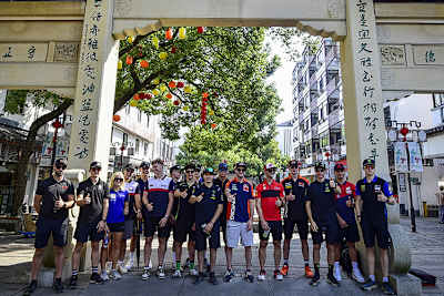Gruppenfoto der WM-Piloten in Shanghai