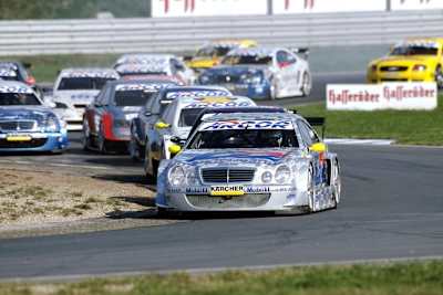 Bernd Schneider führt das Feld in Oschersleben an