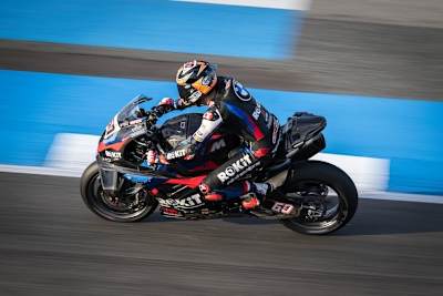 Michael van der Mark testet neue BMW-Komponenten