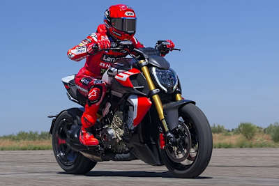 Marc Marquez auf der Ducati Diavel V4RS: von 0 auf 100 in 2,52 Sekunden