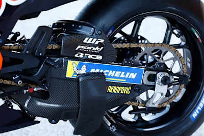 KTM RC16 jetzt mit einer zusätzlichen Führung gegen ein Überspringen der Kette