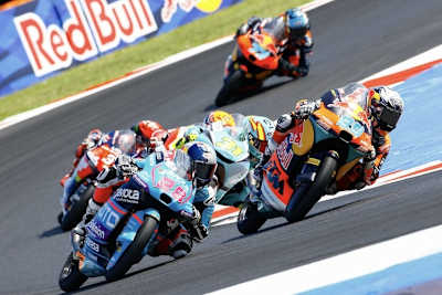 Jose Antonio Rueda entschied das Rennen in der letzten Kurve