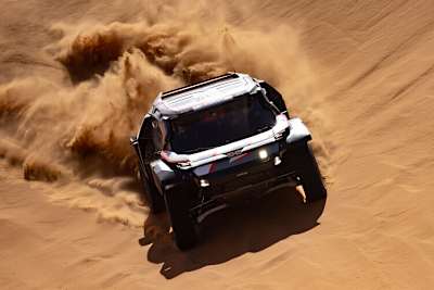 Dacia-Pilot Sebastien Loeb übernahm nach der dritten Etappe die Gesamtführung