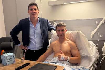 Jonathan Rea ließ sich am Donnerstag am rechten Knie operieren