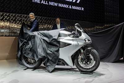 Brian Gillen und Richard Arnold enthüller die Norton Manx R