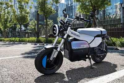 Suzuki e-VanVan: Konzeptstudie eines elektrisch angetriebenen Brötchenhol-Motorrädchens