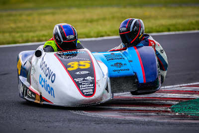 Sepp Sattler und Beifahrer Luca Schmidt führen die IDM-Wertung an