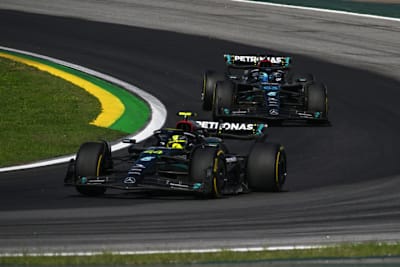 Lewis Hamilton vor George Russell
