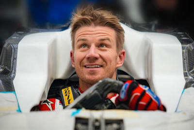 Nico Hülkenberg bei der Sitzprobe