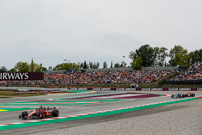 Pierre Gasly hat Charles Leclerc ziehen lassen, steht nun aber Carlos Sainz im Weg