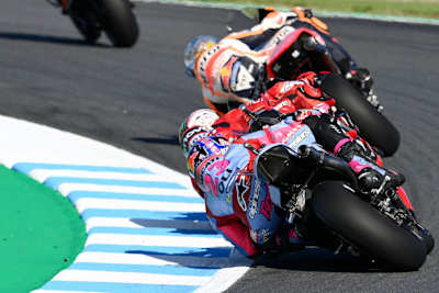 Enea Bastianini dicht hinter Pecco Bagnaia